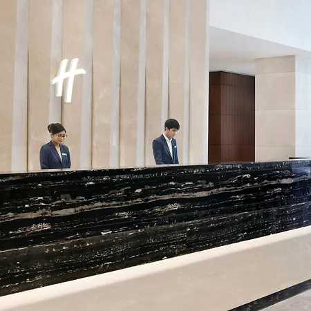 Holiday Inn Dubai Al-Maktoum Airport By Ihg-2