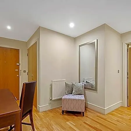 Lanterns Court Serviced Apartments By Thesqua.Re-3