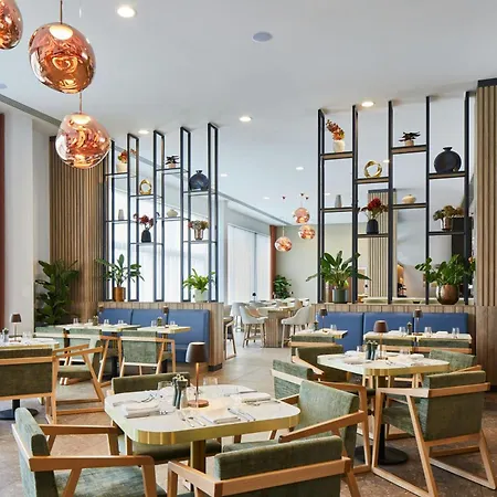Courtyard By Marriott Sheffield-3