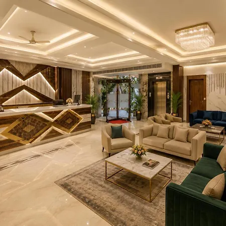 Hotel Star Villa City Centre Connaught Place - Airport Pick Up & Drop-3