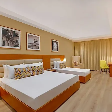 Lemon Tree Hotel Agra-3