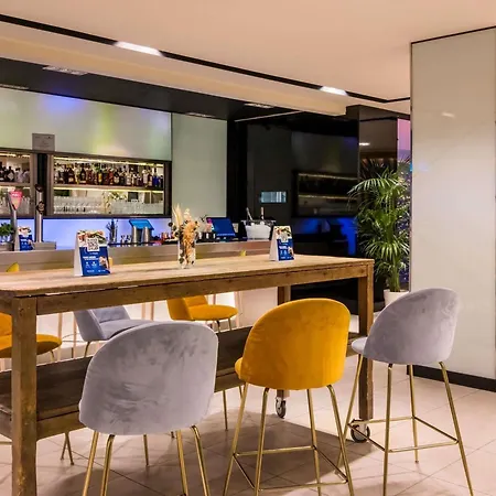 Novotel Madrid Center-3