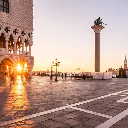The Venice Times Hotel, Vignette Collection By Ihg-3