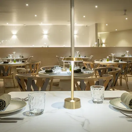 Doubletree By Hilton Cairns-2