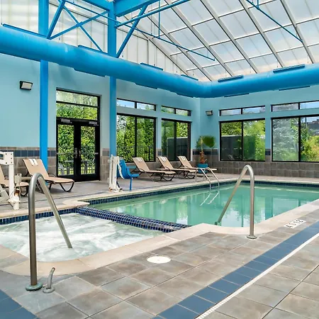 Holiday Inn Express & Suites Southfield - Detroit-2