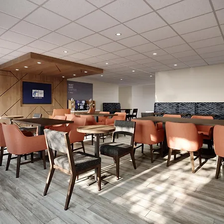Holiday Inn Express & Suites Southfield - Detroit-3