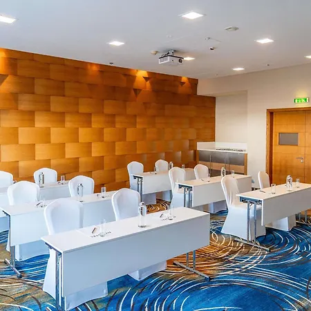 Novotel Dubai Al Barsha-2