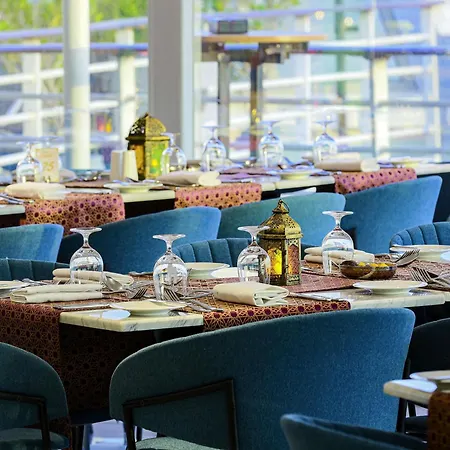 Queen Elizabeth 2 Hotel-2