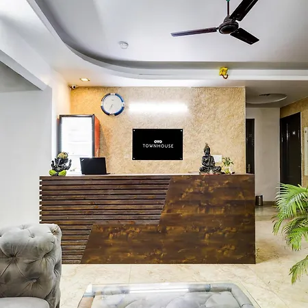 Townhouse By Oyo Mayfeild Garden Nearby Golf Course Road.-2