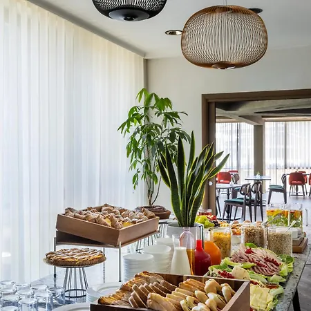 Adoro Hotel-3