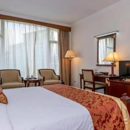 Golden Lustre Hotel-3