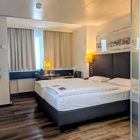 Park Inn By Radisson Berlin Alexanderplatz-3
