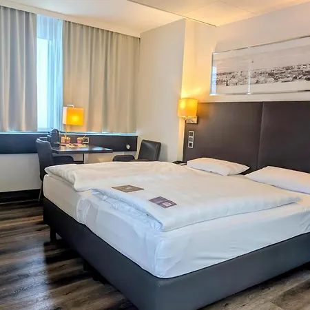 Park Inn By Radisson Berlin Alexanderplatz-2