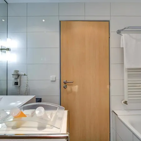 Holiday Inn Prague Airport By Ihg-2