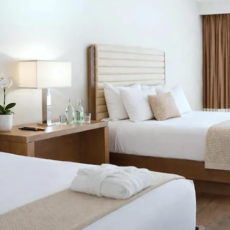 Luxe Sunset Boulevard Hotel-3