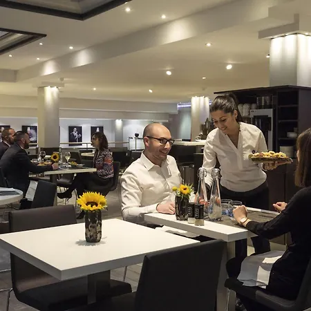 Novotel Geneve Centre-3