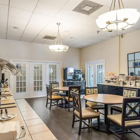 Clarion Inn & Suites Central Clearwater Beach-3