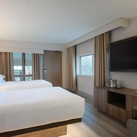 Hilton Winnipeg Airport Suites-3