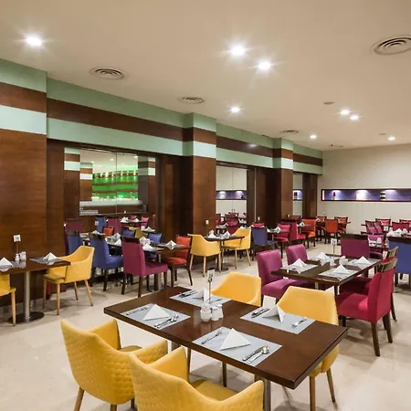Holiday Inn Riyadh Al Qasr By Ihg-2