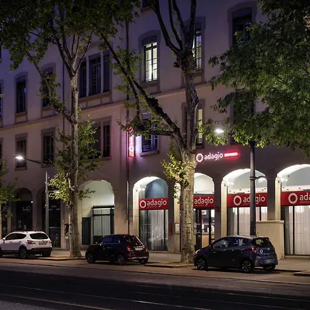 Aparthotel Adagio Lyon Patio Confluence-3