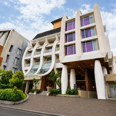 Bedrock Hotel Kuta-3