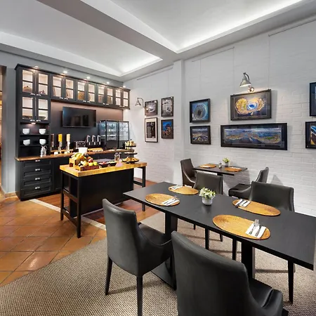 Mamaison Residence Izabella Budapest-3