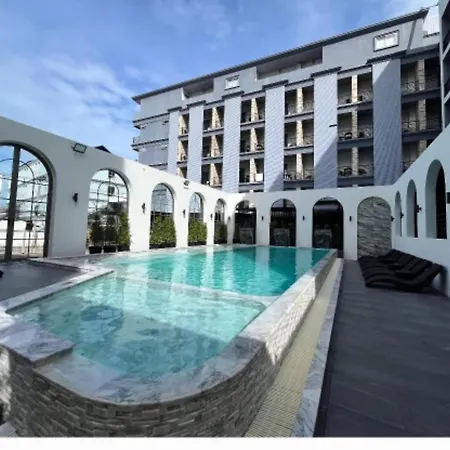 Embryo Hotel-3