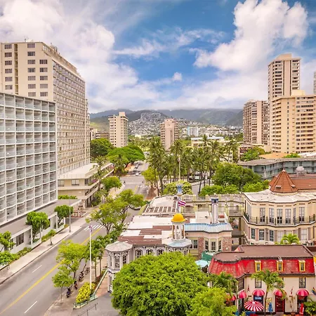 Hyatt Regency Waikiki Beach Resort & Spa-2