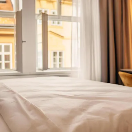 Hotel Golden Key Prague Castle-2