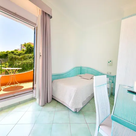 Hotel Bellevue Benessere & Relax-3