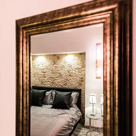 Trevi & Pantheon Luxury Rooms-2