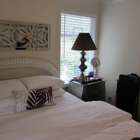 Heathergate Cottage And Suites-2