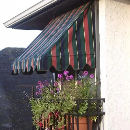 Heathergate Cottage And Suites-3