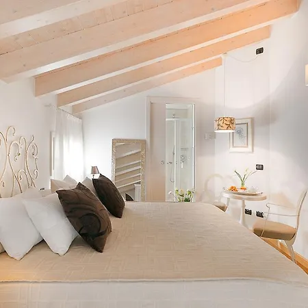Boutique Room-2