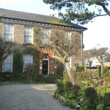 Holly Lodge-2