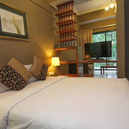 Peninsula Residence All Suite Hotel-2