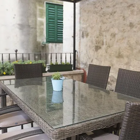 Tri Lava Luxury Living-2