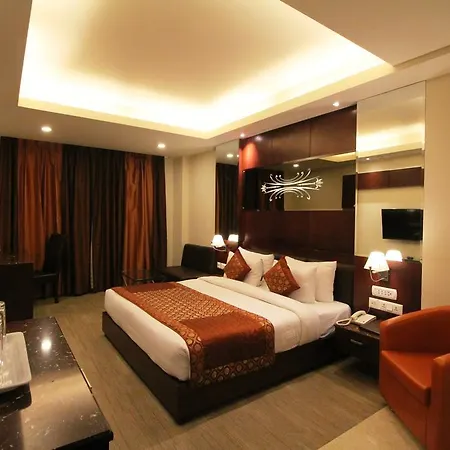 Hotel Golden Grand-2