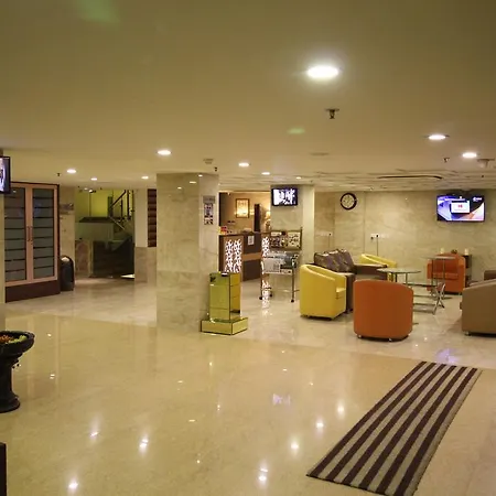 Hotel Golden Grand-3
