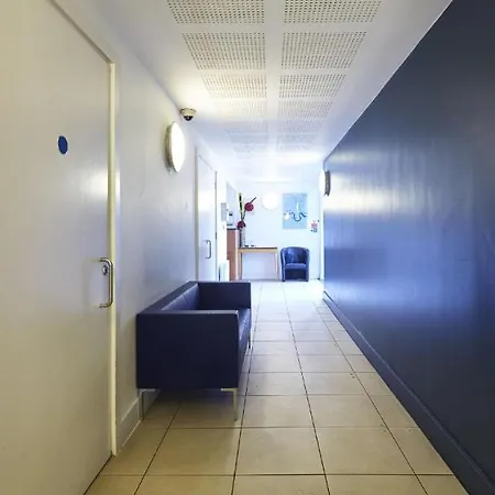 Marlin Apts Stratford-3