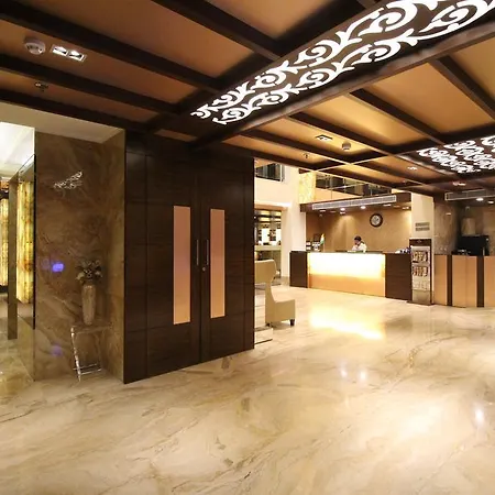 Hotel Golden Grand-2