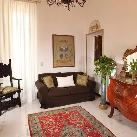 Roma Central Guest House-2