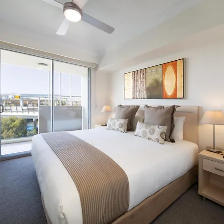 Oaks Brisbane Mews Suites-2