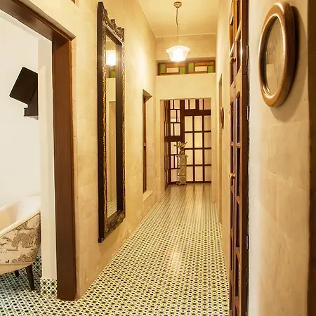The Ivy House-2
