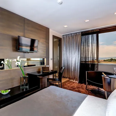 The View Luxury Rooms-3