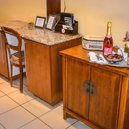 Elizabeth Manor Guest House-2