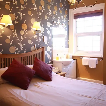 Brentwood Guest House-3