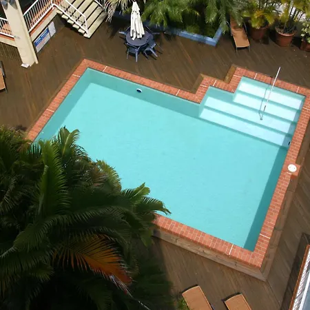 Inn Cairns-3