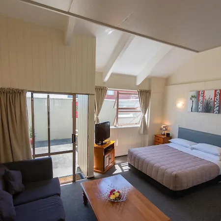 Howick Motor Lodge-3