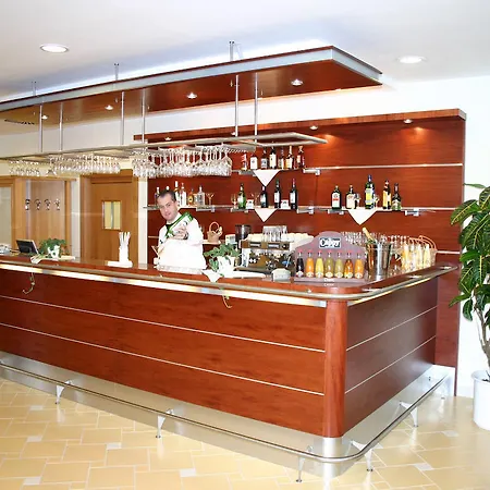Ramada Airport Hotel Prague-3